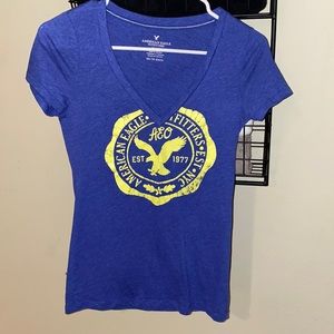 Xsmall American Eagle vneck tshirt